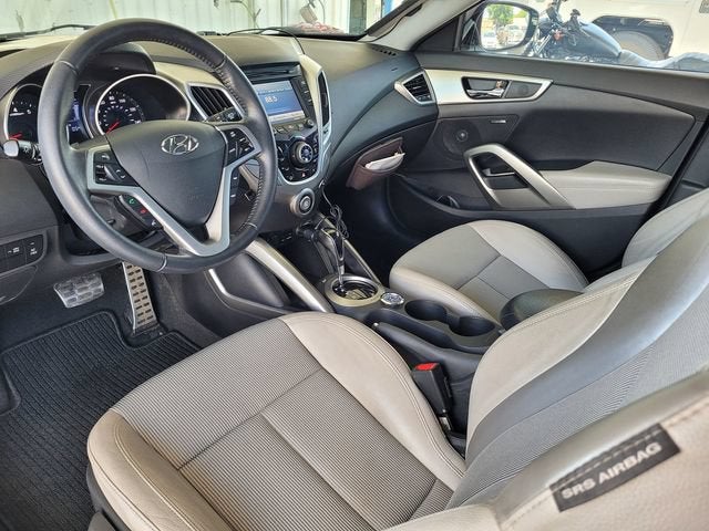 2013 Hyundai Veloster w/Gray Int