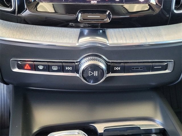 2022 Volvo XC60 B6 Inscription