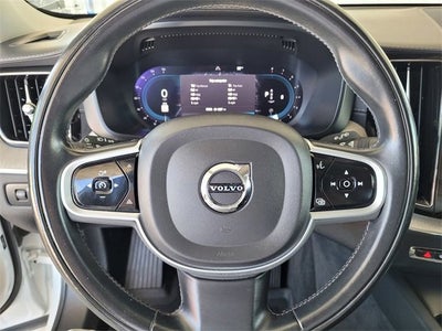 2022 Volvo XC60 B6 Inscription