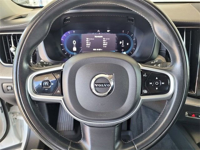 2022 Volvo XC60 B6 Inscription