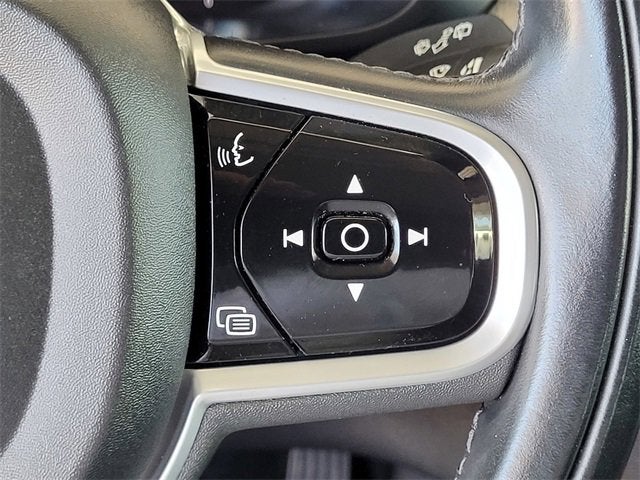 2022 Volvo XC60 B6 Inscription